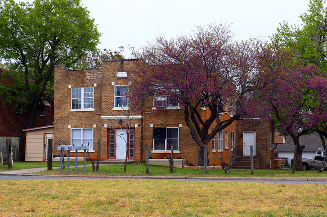 2350 NW 12th St in Oklahoma City, OK - Building Photo - Building Photo