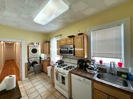 787 Columbia Rd, Unit 2 in Boston, MA - Building Photo