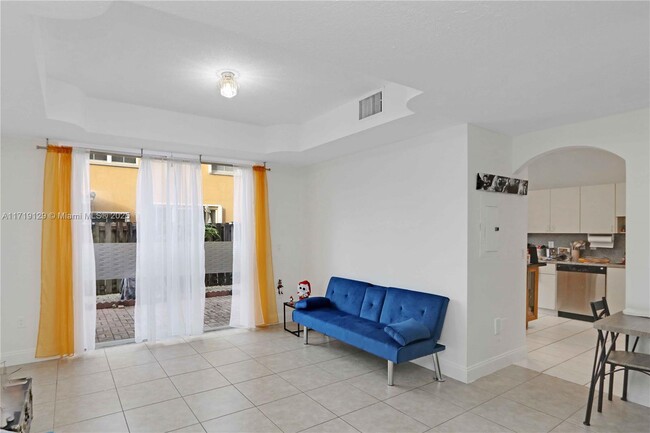 8451 NW 138th St in Miami Lakes, FL - Building Photo - Building Photo