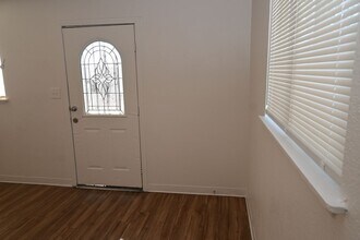2301 Stewart Ave #C C in Las Vegas, NV - Building Photo - Building Photo