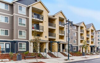 Uptown Square in Federal Way, WA - Building Photo