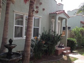 5212 Fountain Ave, Unit 10 in Los Angeles, CA - Building Photo