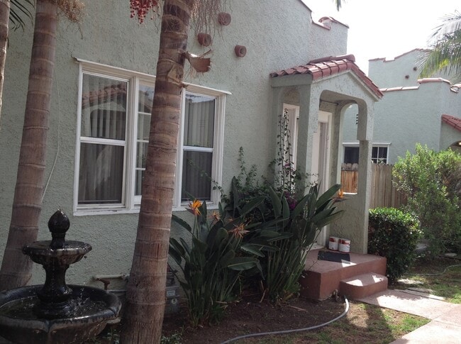 5212 Fountain Ave, Unit 10