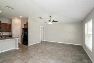 39862 Dawson Chase Dr in Zephyrhills, FL - Building Photo - Building Photo