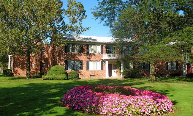 The Haven at Grosse Pointe in Harper Woods, MI - Foto de edificio - Building Photo