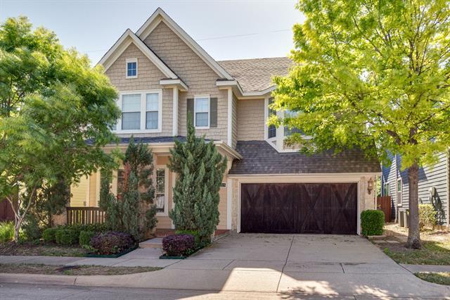 2215 Grizzly Run Ln in Euless, TX - Building Photo
