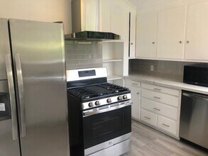 130 El Bonito Way in Millbrae, CA - Building Photo - Building Photo