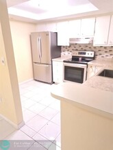 5570 NW 44th St in Lauderhill, FL - Building Photo - Building Photo