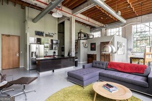 650 Glen Iris Dr NE in Atlanta, GA - Building Photo