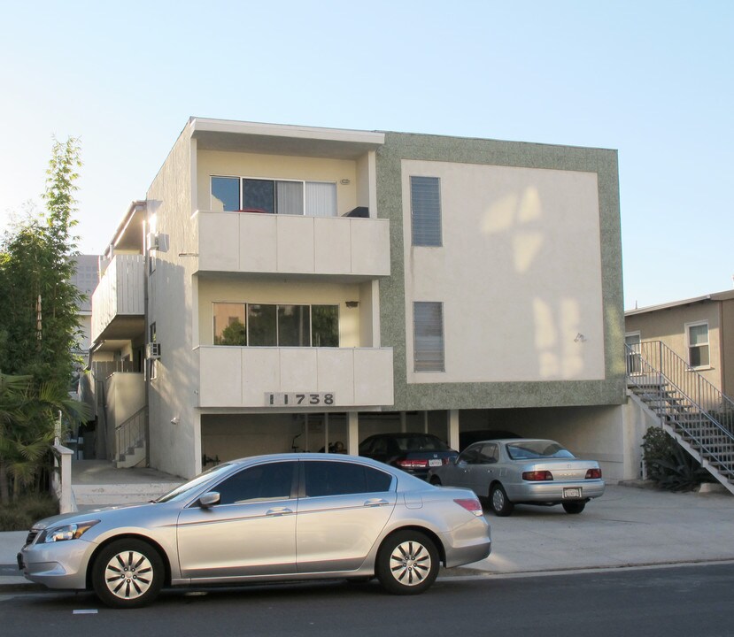 11738 Dorothy St in Los Angeles, CA - Building Photo