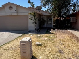 8405 W Sells Dr in Phoenix, AZ - Building Photo
