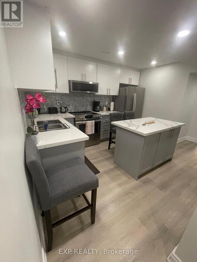 property at 138 Aylesbury Dr