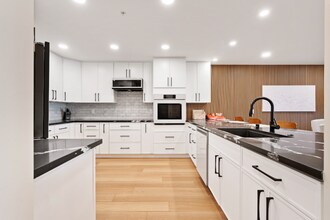 2414 Front St, Unit UNIT 16 in San Diego, CA - Building Photo - Building Photo