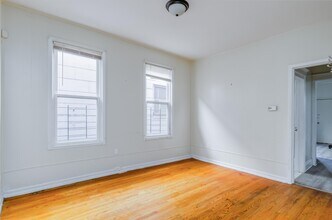 256 Clinton Ave in Jersey City, NJ - Building Photo - Building Photo