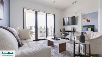 7301 Lake Bank Lp, Unit D2-305 in Ft. Myers, FL - Foto de edificio - Building Photo