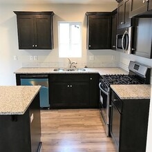 5082 Armstrong Ave NE in Salem, OR - Building Photo - Building Photo