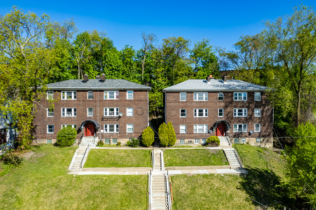 5735 Hobart St, Pittsburgh, PA 15217