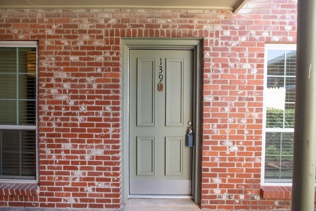 7920 Rockwood Ln in Austin, TX - Building Photo - Building Photo