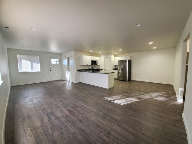 1125 W Ivy Ave in Moses Lake, WA - Building Photo - Building Photo