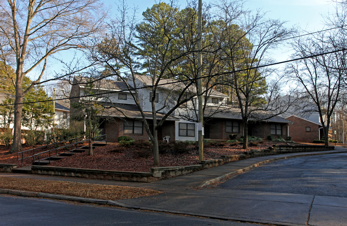 Claremont Apartments in Charlotte, NC - Foto de edificio