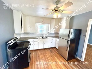 251 Senisa Dr-Unit -2 in San Antonio, TX - Building Photo - Building Photo