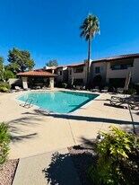 7008 E Gold Dust Ave, Unit 125 in Paradise Valley, AZ - Building Photo