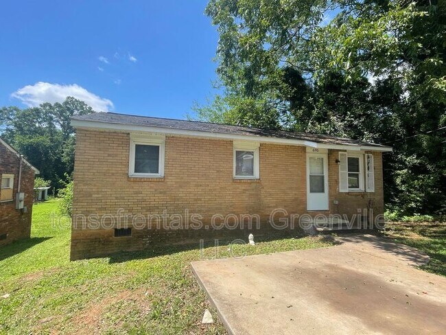 property at 695 Saxon Ave