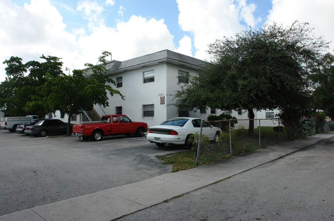 7320 NW 2nd Ave in Miami, FL - Building Photo