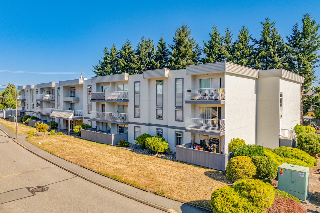 Garrison Place in Chilliwack, BC - Building Photo