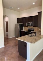 402 Joanne Loop in Buda, TX - Building Photo