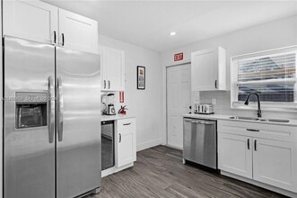 6661 Freedom St in Hollywood, FL - Building Photo - Building Photo