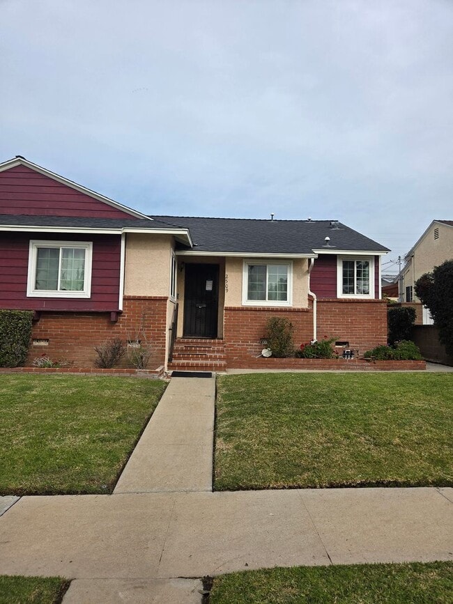 2509 W 109th St in Inglewood, CA - Building Photo - Building Photo