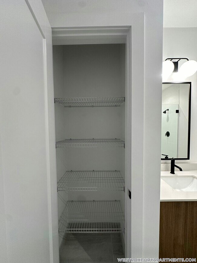 199 Gardner St in Boston, MA - Foto de edificio - Building Photo