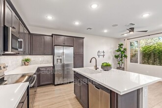 1277 W BLUEJAY Dr in Chandler, AZ - Building Photo - Building Photo