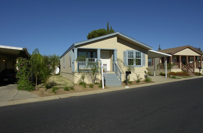 Pioneer Pines Mobile Home Park in Bakersfield, CA - Building Photo - Building Photo