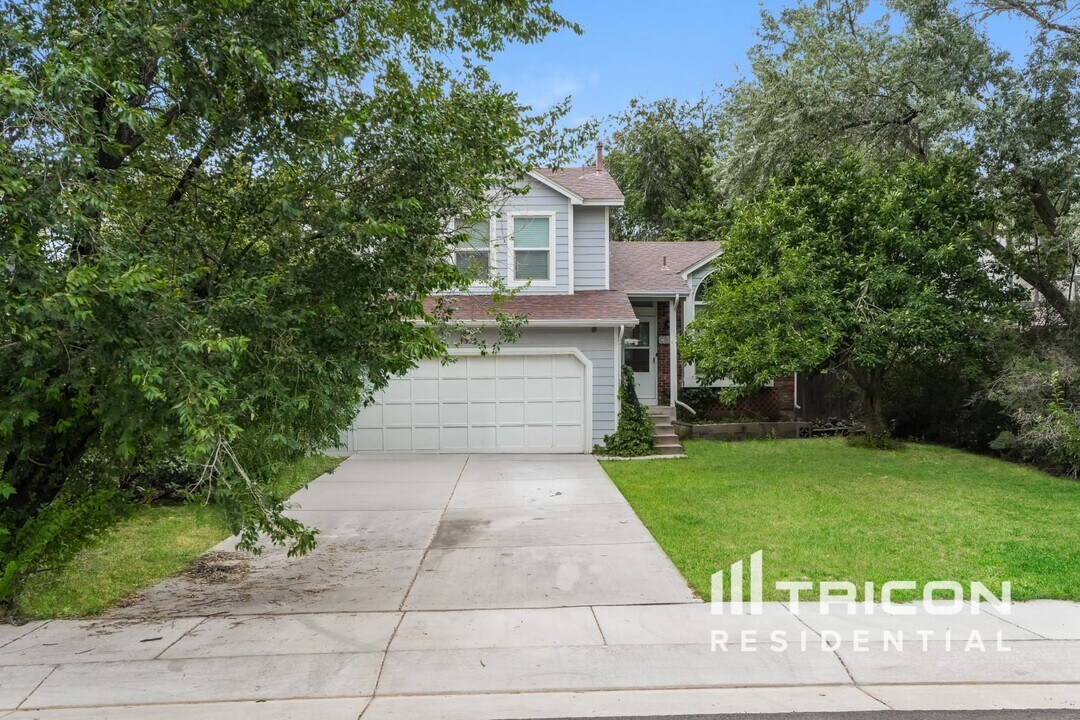 4336 Anvil Dr in Colorado Springs, CO - Foto de edificio