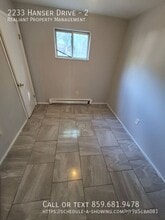 2233 Hanser Dr in Covington, KY - Building Photo - Building Photo