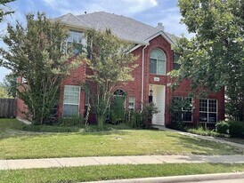 1233 McMahan Dr in Lewisville, TX - Building Photo