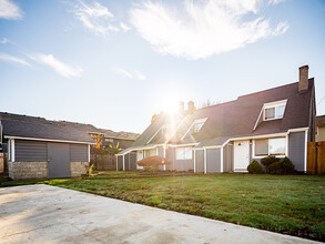 4006 Satter Dr NE in Salem, OR - Building Photo - Building Photo