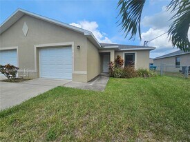 3820 SW 16th Pl in Cape Coral, FL - Building Photo