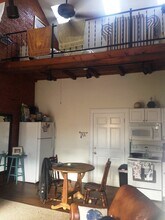 10 State St, Unit 310 in Newburyport, MA - Building Photo - Building Photo