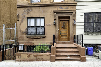 563 W 161st St in New York, NY - Building Photo - Building Photo