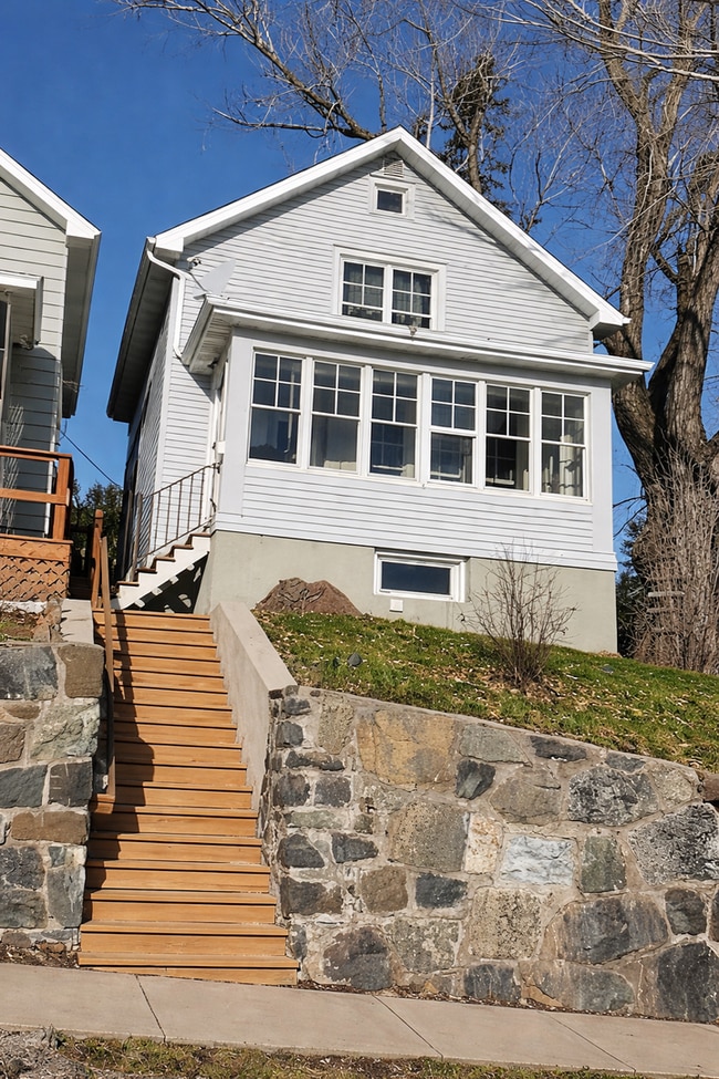 property at 131 E 7th St