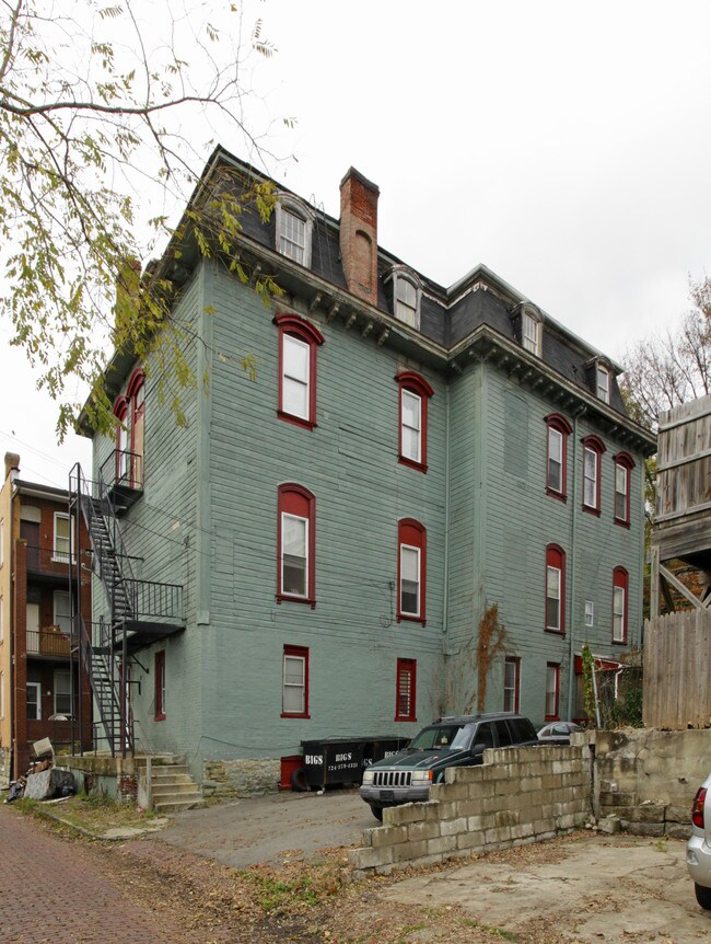 5402 Broad St in Pittsburgh, PA - Foto de edificio - Building Photo