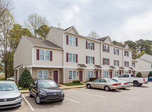 Red Wolf Crossing in Raleigh, NC - Foto de edificio - Primary Photo