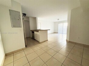 15460 SW 284th St in Homestead, FL - Foto de edificio - Building Photo