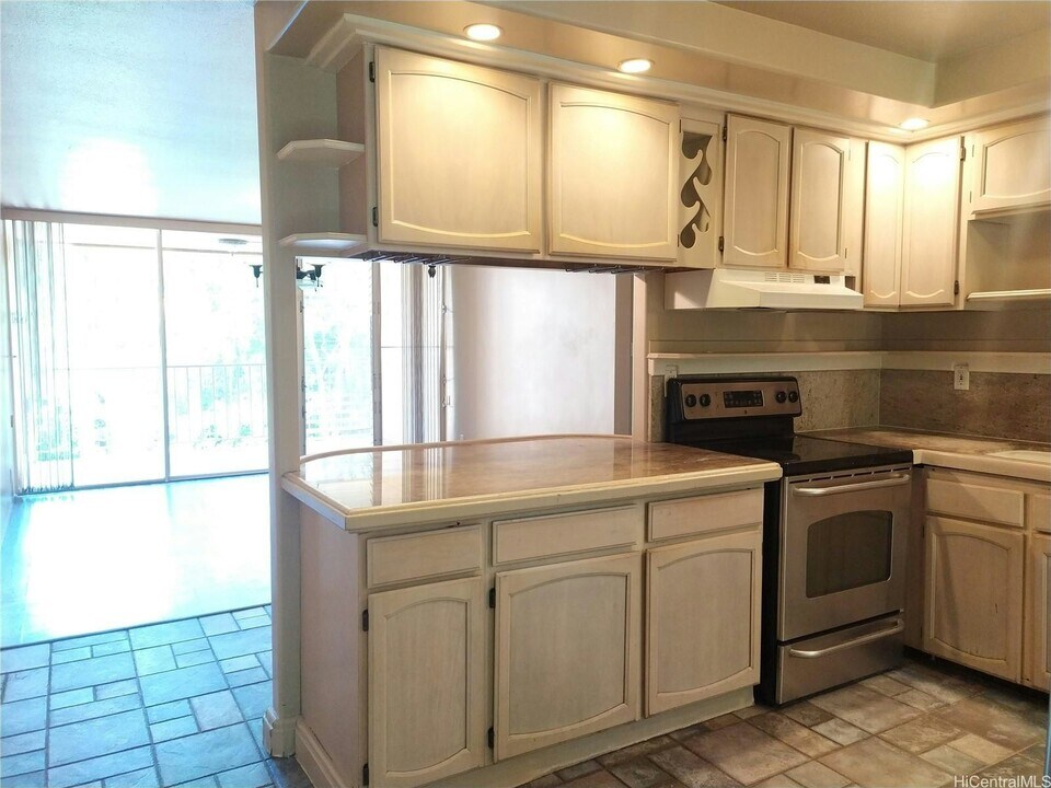 95-273-273 Waikalani Dr in Mililani, HI - Building Photo