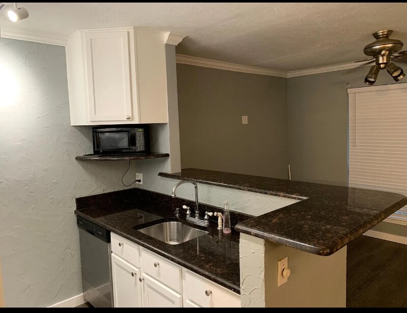 4525 Gilbert Ave in Dallas, TX - Building Photo