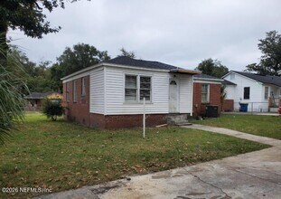 905 Ethan Allen St in Jacksonville, FL - Building Photo - Building Photo