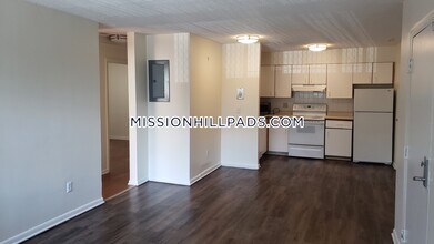30 Iroquois St-Unit -7 in Boston, MA - Building Photo - Building Photo